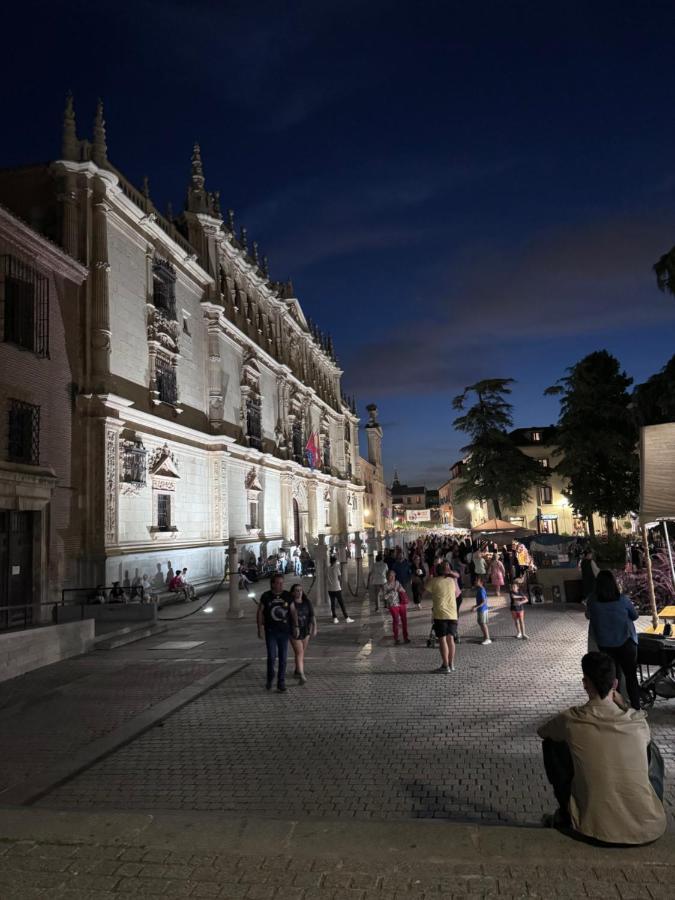 Sonar En La Plaza Cervantes 3 Alcalá de Henares Buitenkant foto